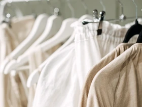 O que é slow fashion e como adotar um novo jeito de se vestir sem abrir mão do estilo