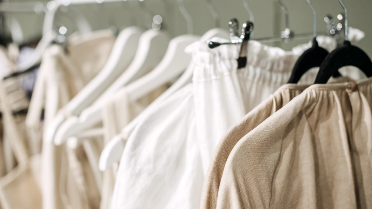 O que é slow fashion e como adotar um novo jeito de se vestir sem abrir mão do estilo